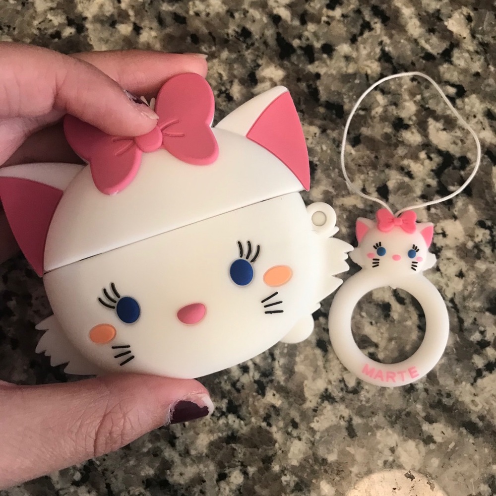NWT AirPods Pro case Disney Marie kitty Aristocats